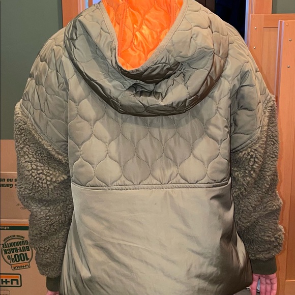 ZARA Size S Pull over jacket with sherpa sleeves - Picture 2 of 2